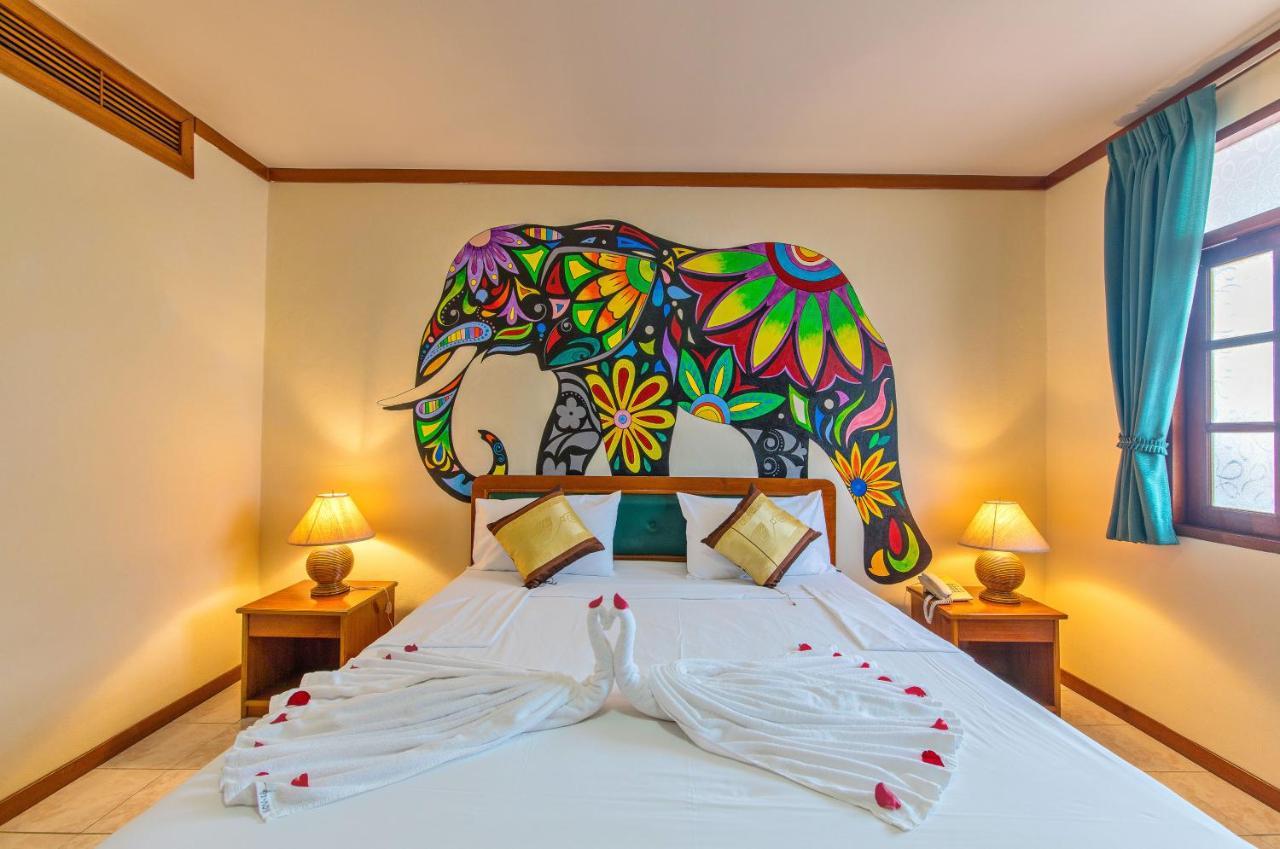 Panda Hotel Patong Exterior foto